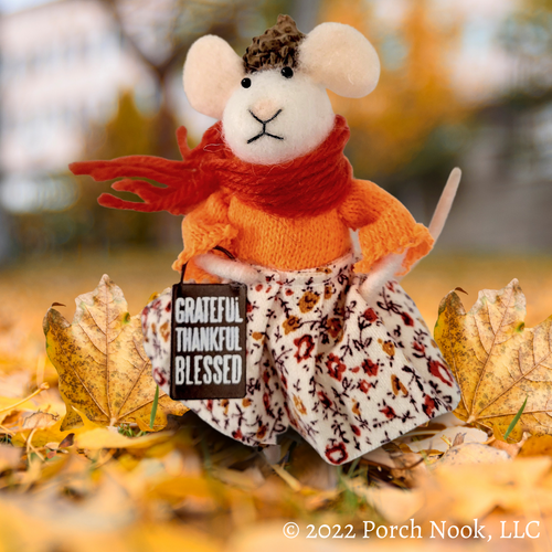 Rustic Wool Felted Grateful Mouse, “Grateful Thankful Blessed”